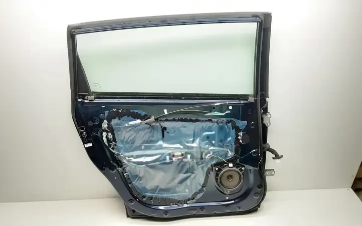 Toyota Corolla Verso AR10 (2004 - 2009) Задняя дверь — фото 6