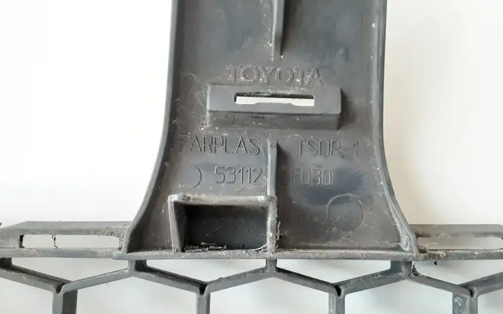 Toyota Corolla Verso AR10 (2004 - 2009) 531120F030 Нижняя решетка переднего бампера — фото 2