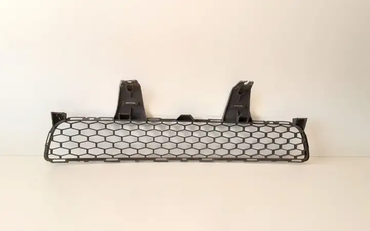 Toyota Corolla Verso AR10 (2004 - 2009) 531120F030 Нижняя решетка переднего бампера — фото 3