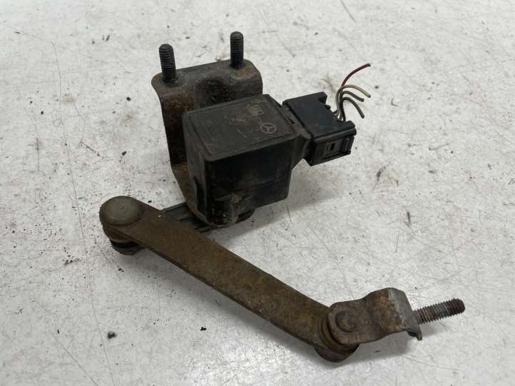 Mercedes-Benz E W211 (2002 - 2009)  A0105427617 Датчик высоты (фар)
