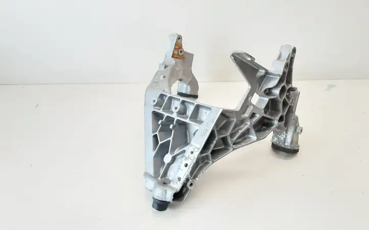 BMW 5 F10 F11 (2009 - 2016) 2021071 Кронштейн рулевой колонки — фото 1