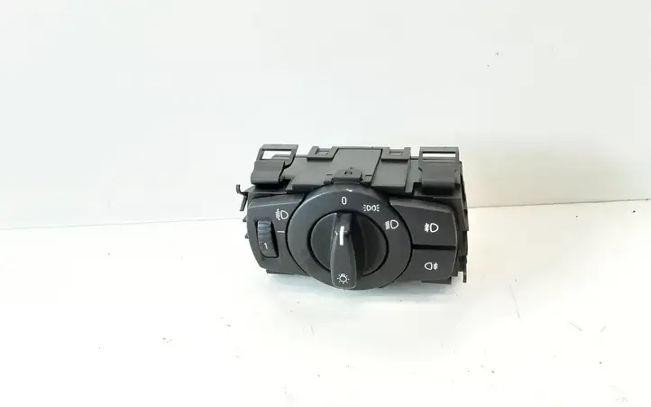 BMW 1 E81 E87 (2004 - 2011) 6932794 Включатель фонарей — фото 1