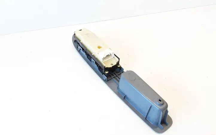 Toyota Avensis Verso (2001 - 2004) 8404044030 Блок кнопок стеклоподъемников — фото 3