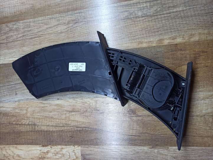 BMW 5 E60 E61 (2004 - 2010)  5145706310404 Держатель чашки