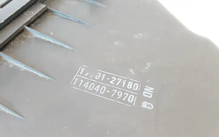 Toyota Avensis Verso (2001 - 2004) 1770127180 Корпус воздушного фильтра — фото 4