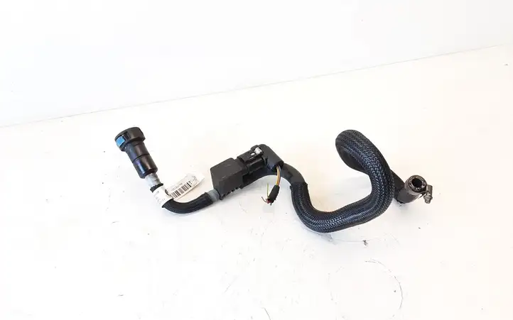 BMW 3 E90 E91 (2005 - 2012) 8517213 Трубка топливной системы — фото 2