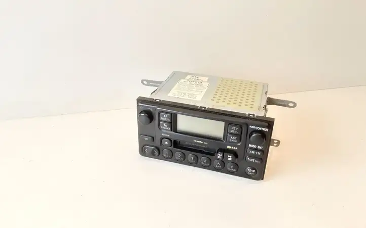 Toyota Avensis Verso (2001 - 2004) 8612044090 Магнитола / мультимедийная система — фото 1