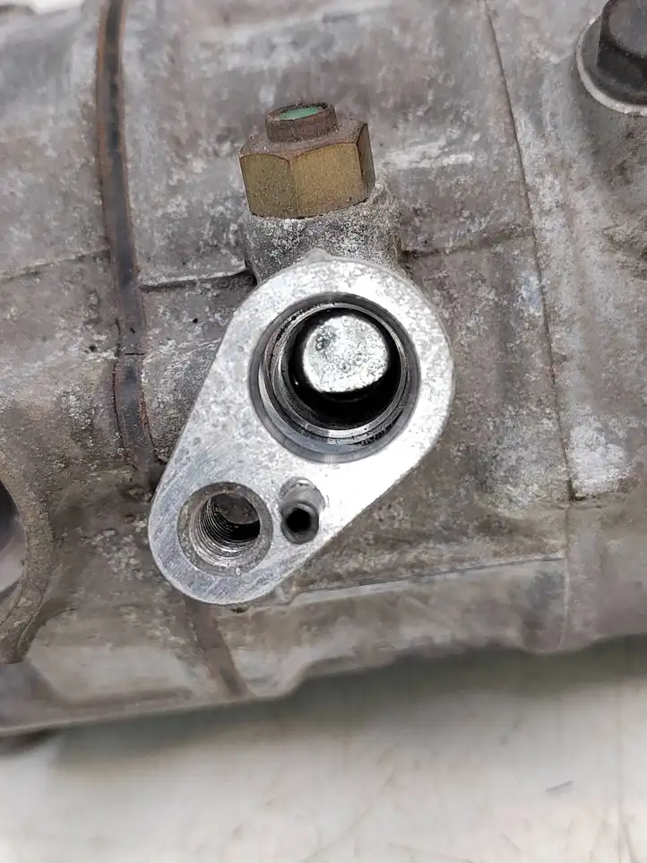 Volkswagen Touran I (2003 - 2010) 1K0820859Q Компрессор (насос) кондиционера воздуха — фото 5