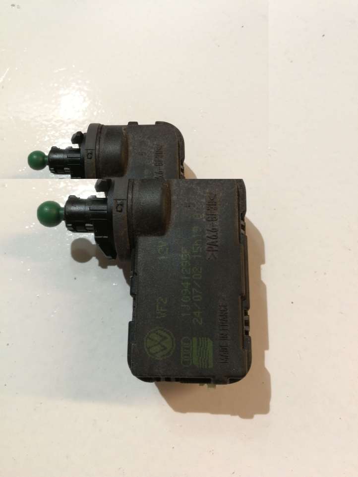 Audi A2 (1999 - 2007)  1J0941295F Двигатель регулировки высоты фар