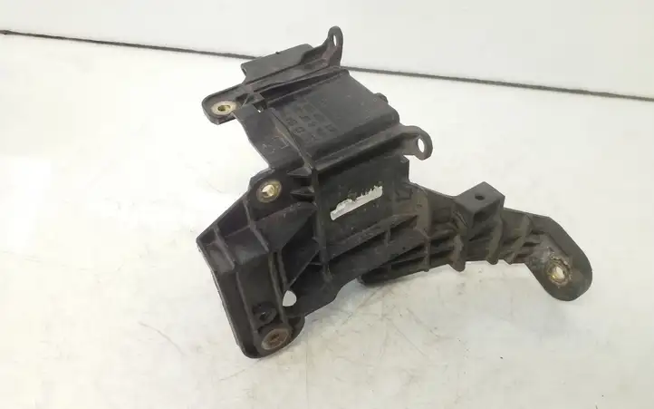 Opel Astra H (2004 - 2009) 13214940 Кронштейн блока ABS — фото 2