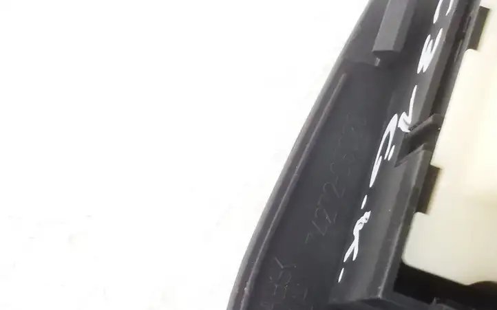 Toyota Avensis T250 (2006 - 2009) 7427205020 Блок кнопок стеклоподъемников — фото 4