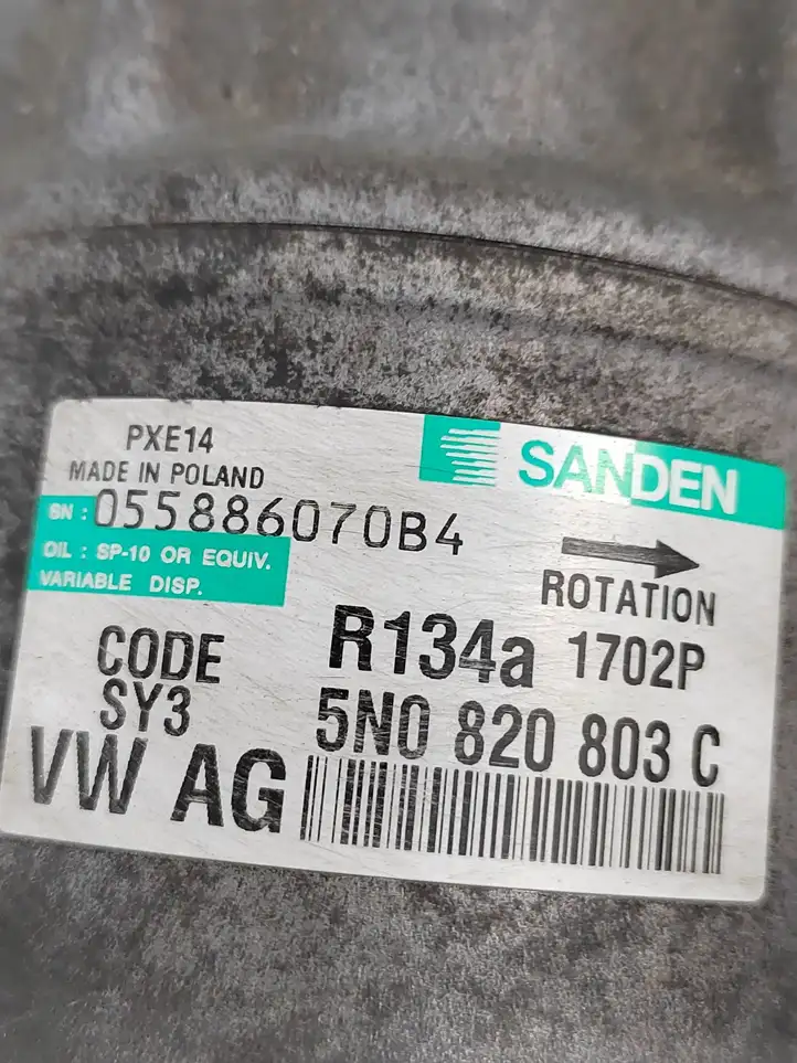 Volkswagen Jetta V (2005 - 2010) 5N0820803C Компрессор (насос) кондиционера воздуха — фото 2