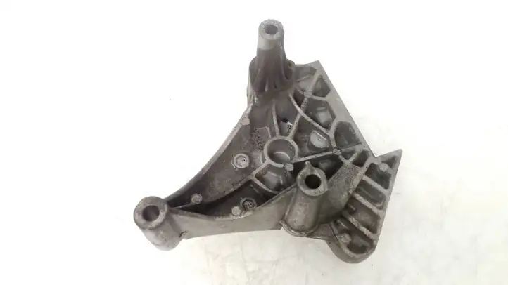 Volkswagen Touran I (2003 - 2010) 03G199207G Кронштейн двигателя — фото 1