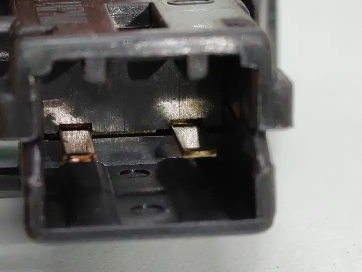 Toyota Avensis T250 (2003 - 2006) 8126033030 Лампа подсветки бардачка — фото 5