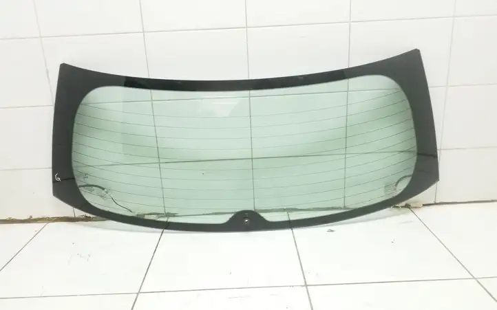 Toyota Avensis T250 (2003 - 2006) 8218605080 Заднее стекло — фото 1