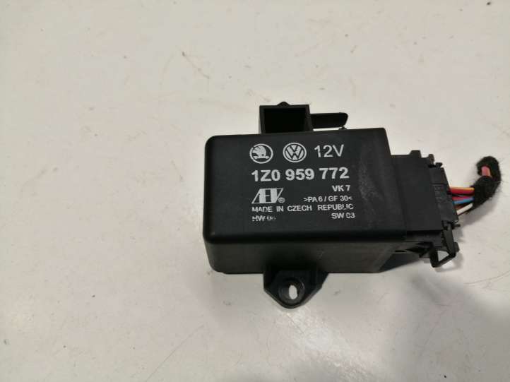 Skoda Octavia Mk2 (1Z) (2004 - 2013)  1Z0959772 Реле обогрева