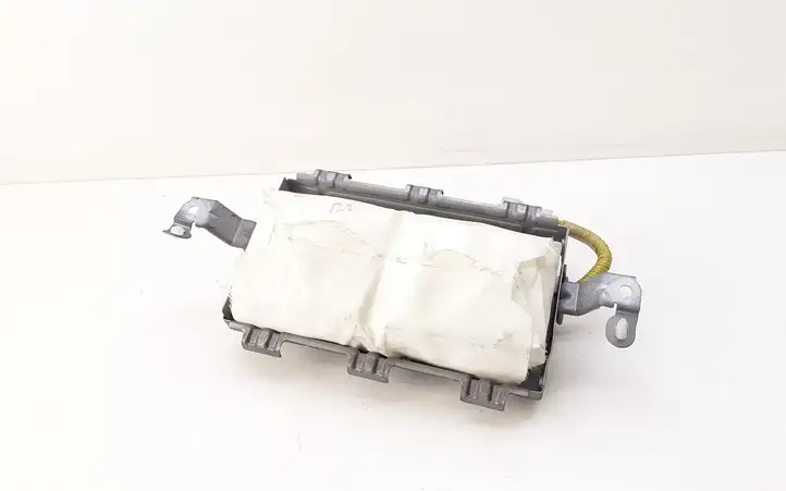 Toyota Prius (XW30) (2009 - 2015) 8214047060 Подушка безопасности пассажира — фото 1