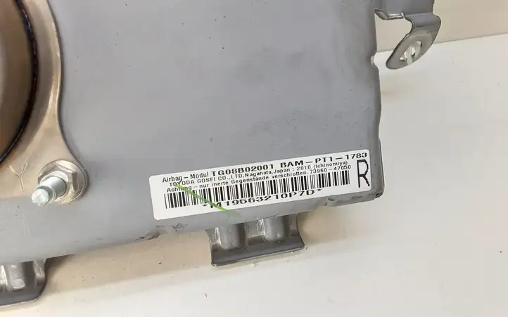 Toyota Prius (XW30) (2009 - 2015) 8214047060 Подушка безопасности пассажира — фото 3