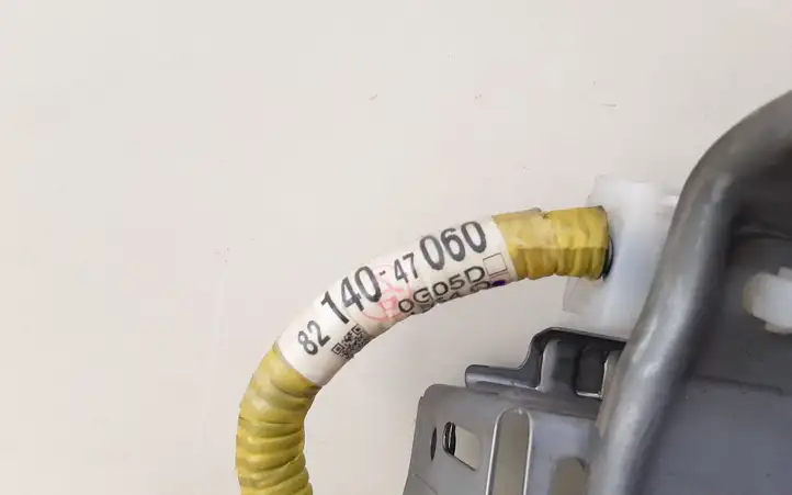 Toyota Prius (XW30) (2009 - 2015) 8214047060 Подушка безопасности пассажира — фото 4