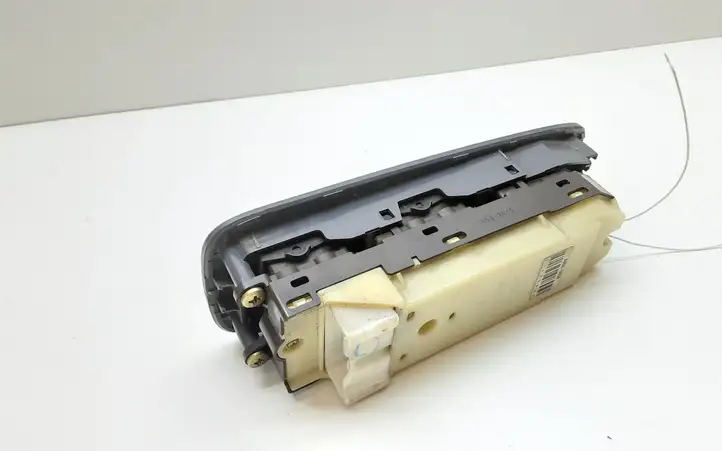 Toyota Previa (XR30, XR40) II (2000 - 2006) 8404028030 Блок кнопок стеклоподъемников — фото 3