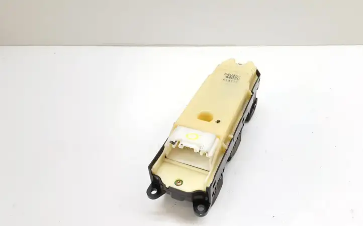 Toyota Avensis Verso (2001 - 2004) 8404044030 Блок кнопок стеклоподъемников — фото 3