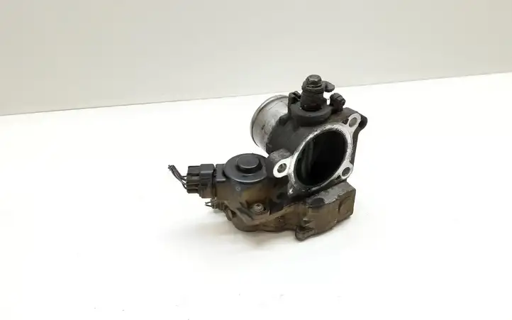 Toyota Avensis Verso (2001 - 2004) 8967221020 Дроссельная заслонка — фото 1