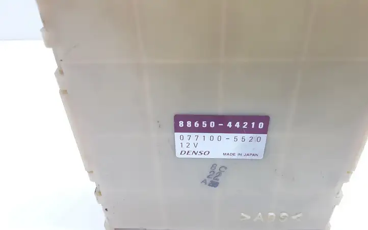 Toyota Avensis Verso (2001 - 2004) 8865044210 Прочие блоки управления — фото 2