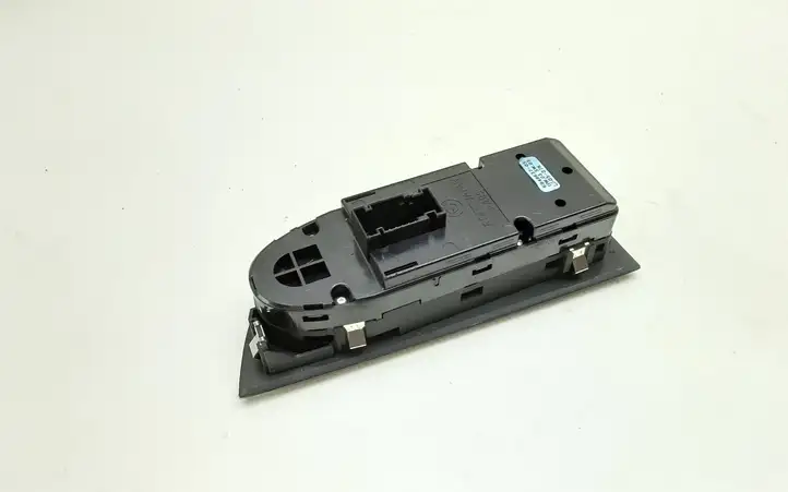 BMW 3 E90 E91 (2005 - 2012) 6948637 Кнопка стеклоподъемников — фото 2