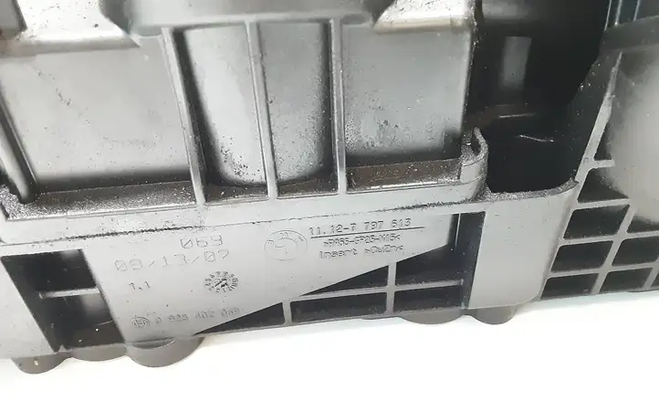 BMW 3 E90 E91 (2005 - 2012) 7797613 Крышка головки блока цилиндров — фото 3