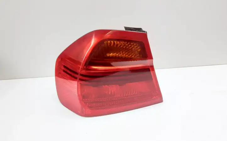BMW 3 E90 E91 (2005 - 2012) 6937457 Задний фонарь в кузове — фото 1