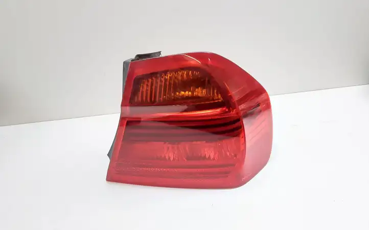 BMW 3 E90 E91 (2005 - 2012) 6937458 Задний фонарь в кузове — фото 1