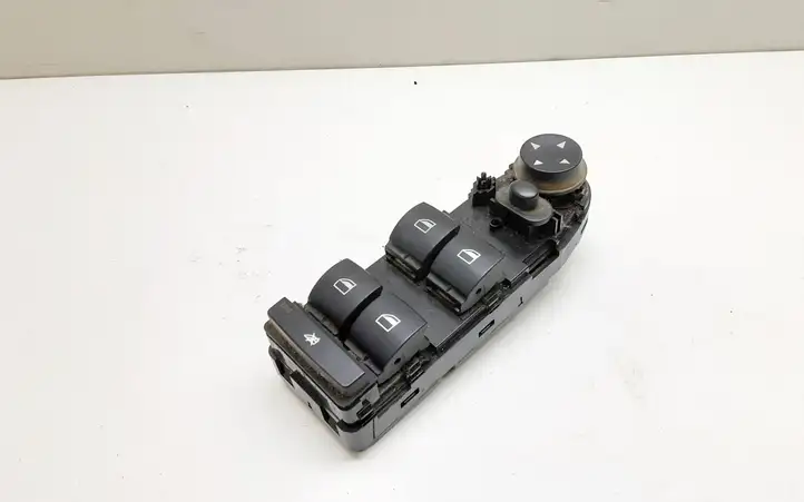 BMW 3 E90 E91 (2005 - 2012) 9132140 Включатель фонарей — фото 1