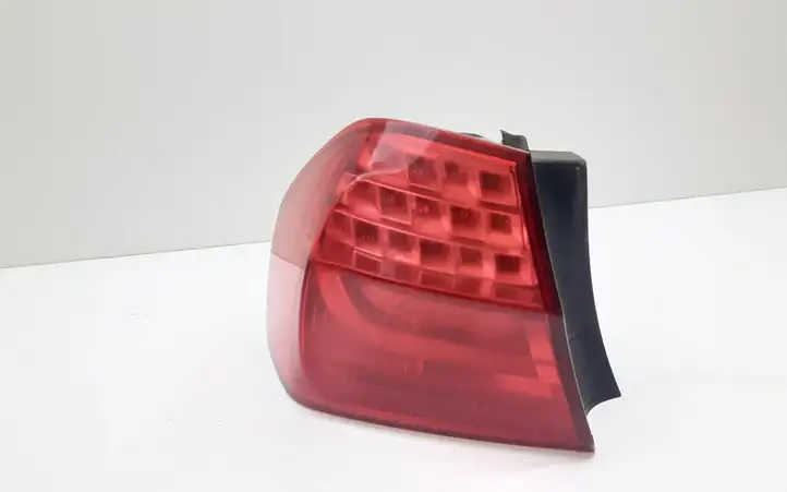BMW 3 E90 E91 (2005 - 2012) 7289425 Задний фонарь в кузове — фото 1