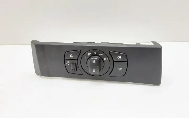 BMW 5 E60 E61 (2004 - 2010) 6925253 Включатель фонарей — фото 1
