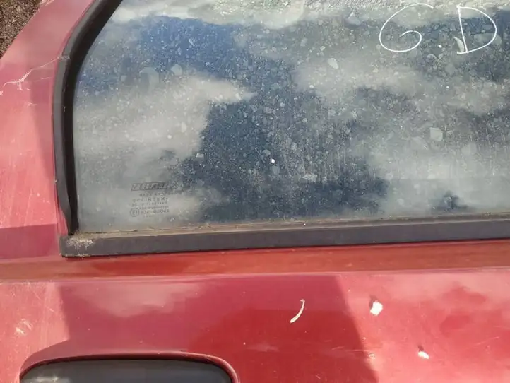 Fiat Punto (188) (1999 - 2010) Накладка стекла задней двери — фото 2