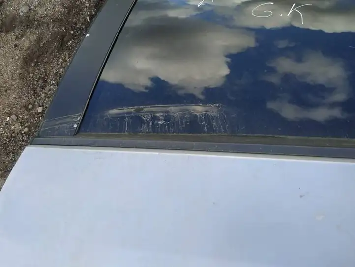 Mitsubishi Outlander (2001 - 2007) Накладка стекла задней двери — фото 3