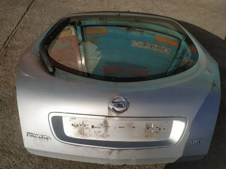 Nissan Primera (2001 - 2008) pilkas Крышка багажника — фото 2