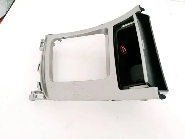 Mazda 3 II (2009 - 2011) BBN264341 Передняя пепельница — фото 1