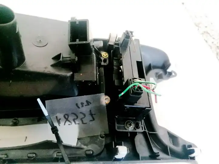 Toyota Avensis T250 (2003 - 2006) 588050510 Вещевой ящик — фото 2