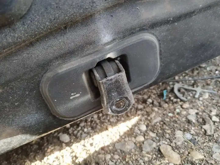 Nissan Qashqai (2006 - 2010) Ограничитель задней двери — фото 1