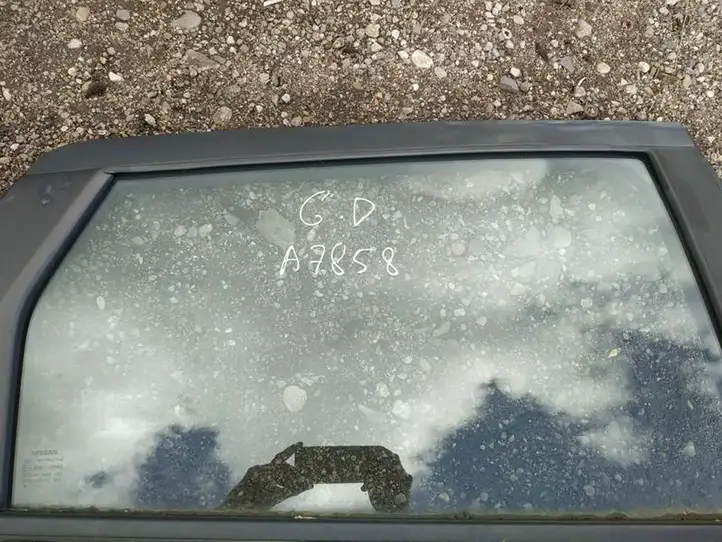 Nissan Qashqai (2006 - 2010) Стекло задней двери — фото 2