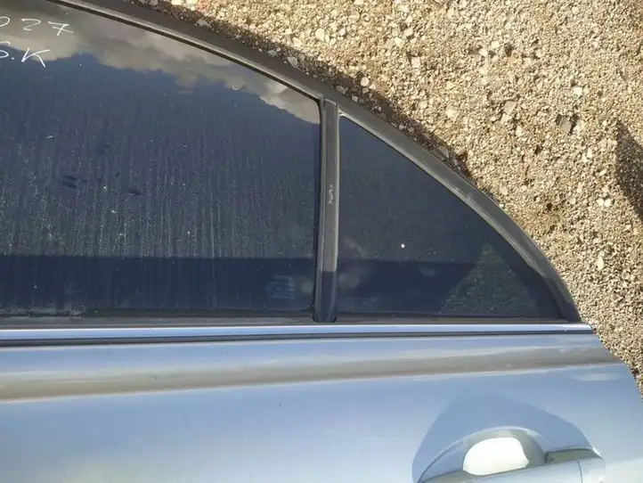 Toyota Avensis T250 (2006 - 2009) Накладка стекла задней двери — фото 3