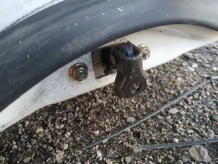 Toyota Corolla Verso AR10 (2004 - 2009) Ограничитель задней двери — фото 2