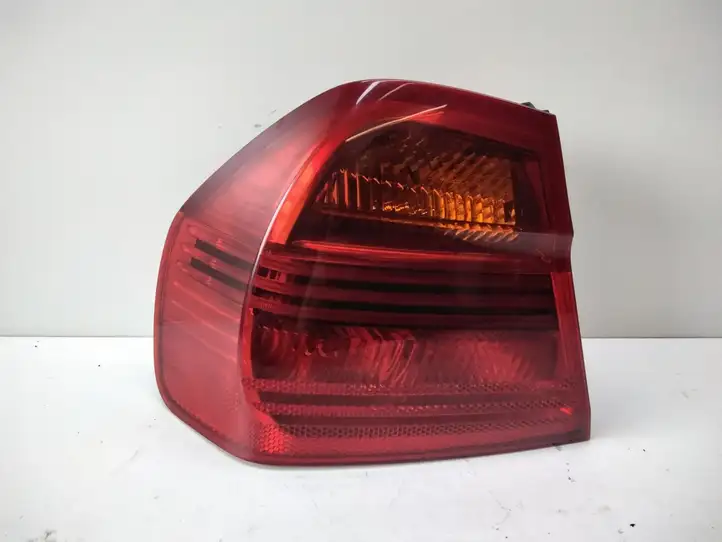 BMW 3 E90 E91 (2005 - 2012) 6937457 Задний фонарь в кузове — фото 1