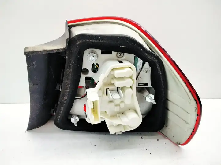BMW 3 E90 E91 (2005 - 2012) 7154153 Задний фонарь в кузове — фото 2