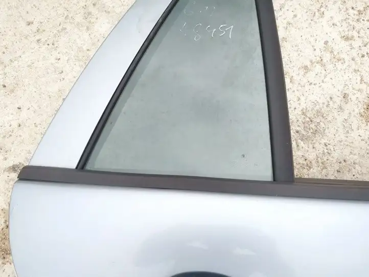 Skoda Fabia Mk1 (6Y) (1999 - 2007) Накладка стекла задней двери — фото 2