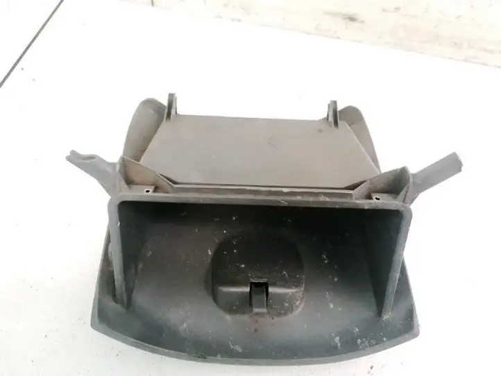 Toyota Previa (XR30, XR40) II (2000 - 2006) 5546127070 Вещевой ящик — фото 2