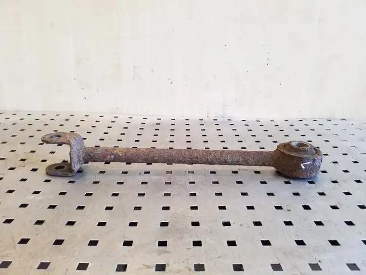 Kia Sorento (2009 - 2014)   Рычаг