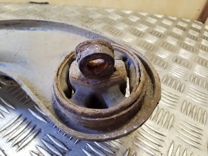 Hyundai ix35 (2009 - 2013)  552703U100 Вилы