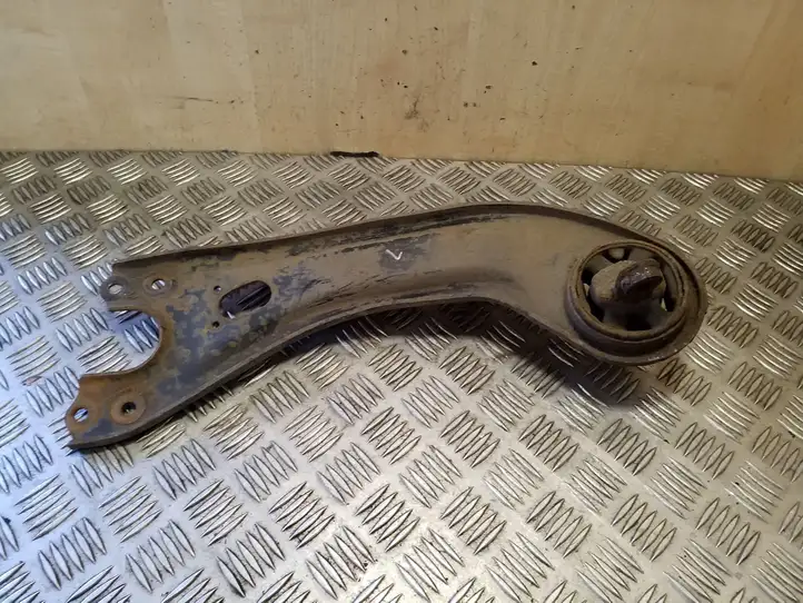 Hyundai ix35 (2009 - 2013)  552703U100 Вилы